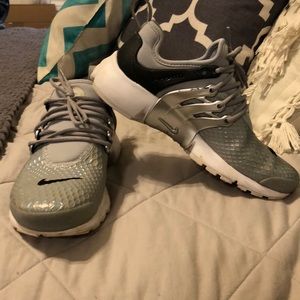 Size 6 Women’s Nike Air